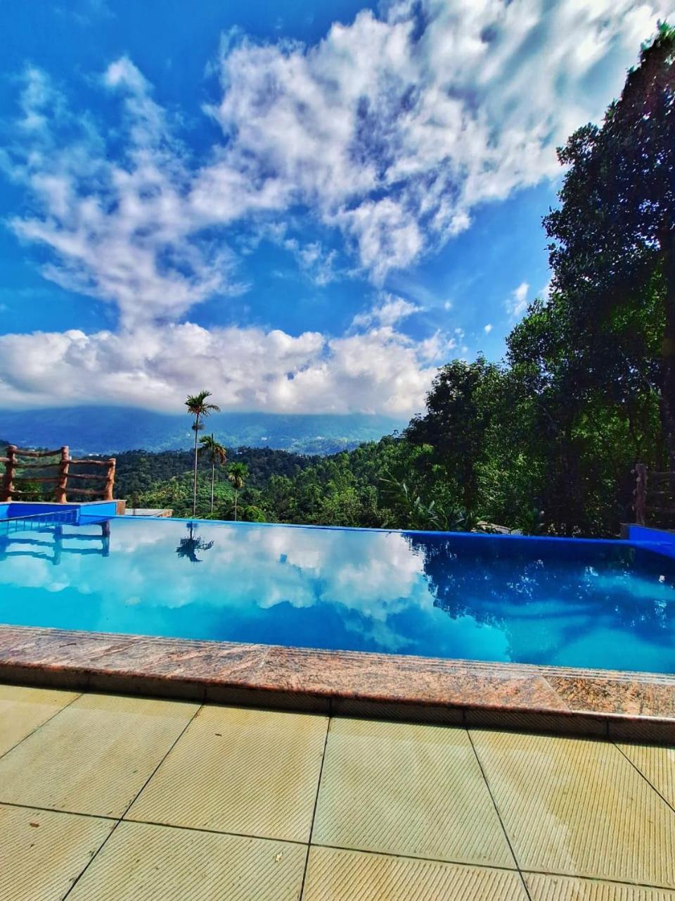 Hotel Chalona Hill View Munnar Zewnętrze zdjęcie