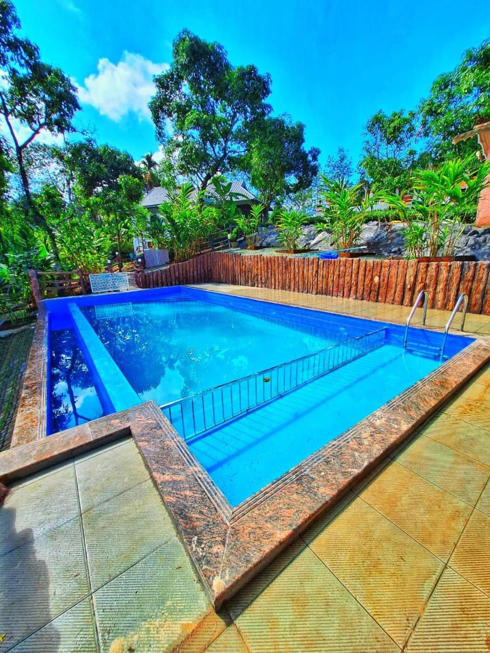 Hotel Chalona Hill View Munnar Zewnętrze zdjęcie